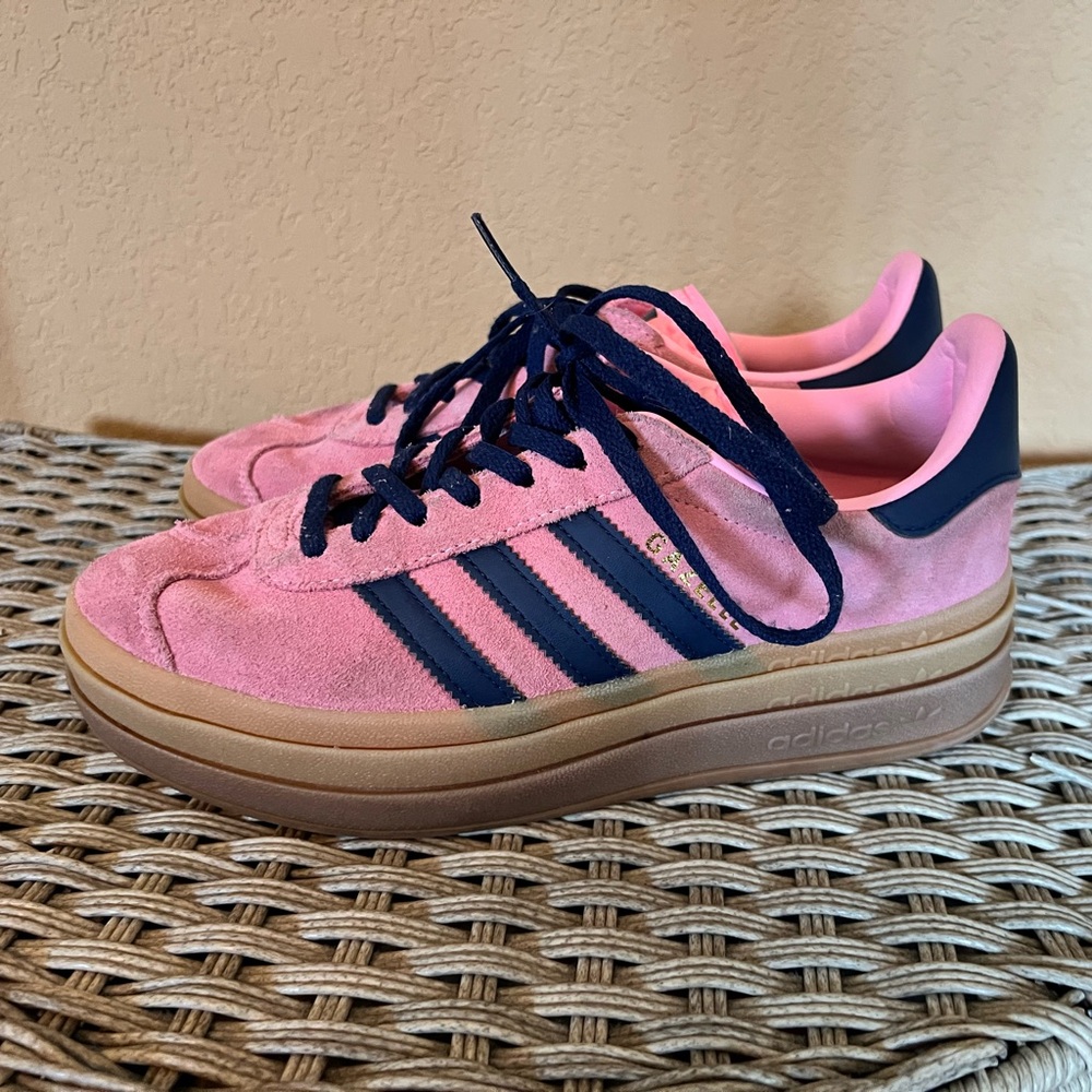 Women's adidas Gazelle Size 7.5